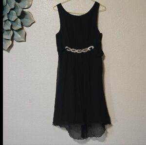 Elegant Black Dress with Silver Chain Detail
